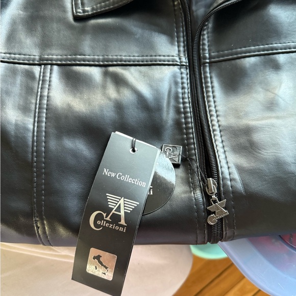 Black Lightweight Leather Jacket with Full-Length Zipper and Classic Design - Picture 2 of 12